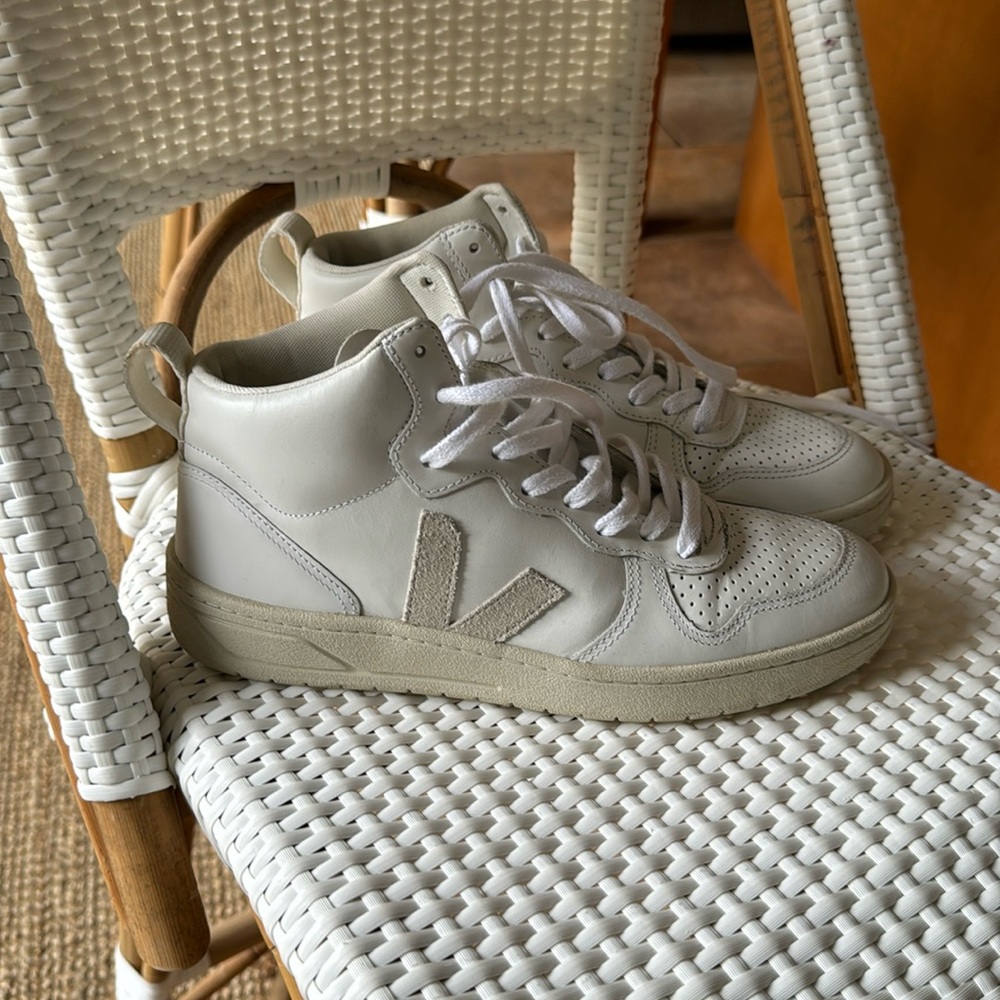 Hightops vejas sixe 9 new without tags
